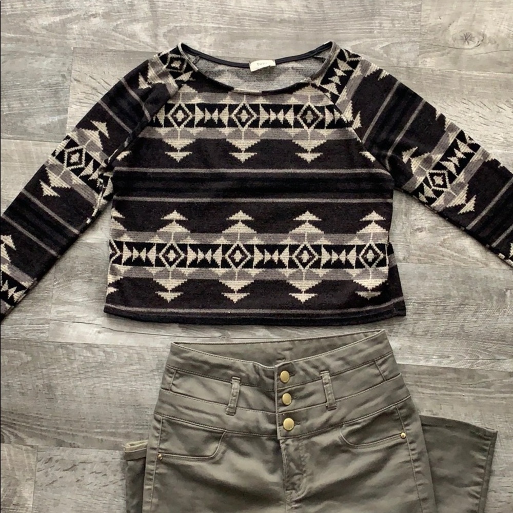 Tobi Cropped Thin Sweater